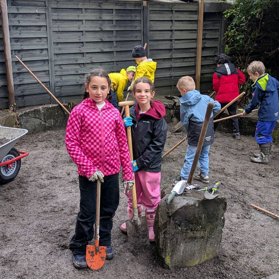 Schwanenschule im Projektmodus: Buddeln, basteln, bewegen: Eine Schule dreht am Motivationsrad