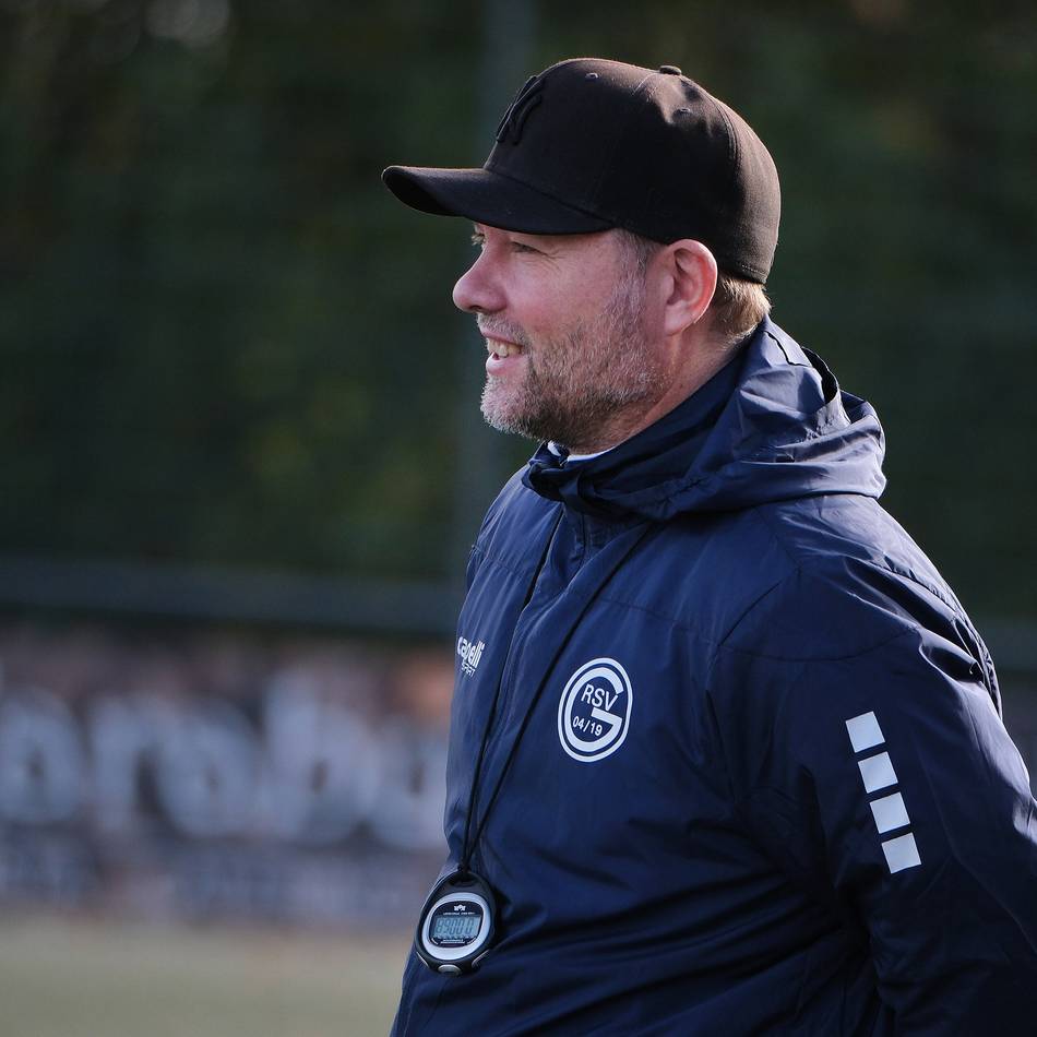 Nun ist alles geklärt: Die U23 von 04/19 hält an Trainer Andreas Voss fest