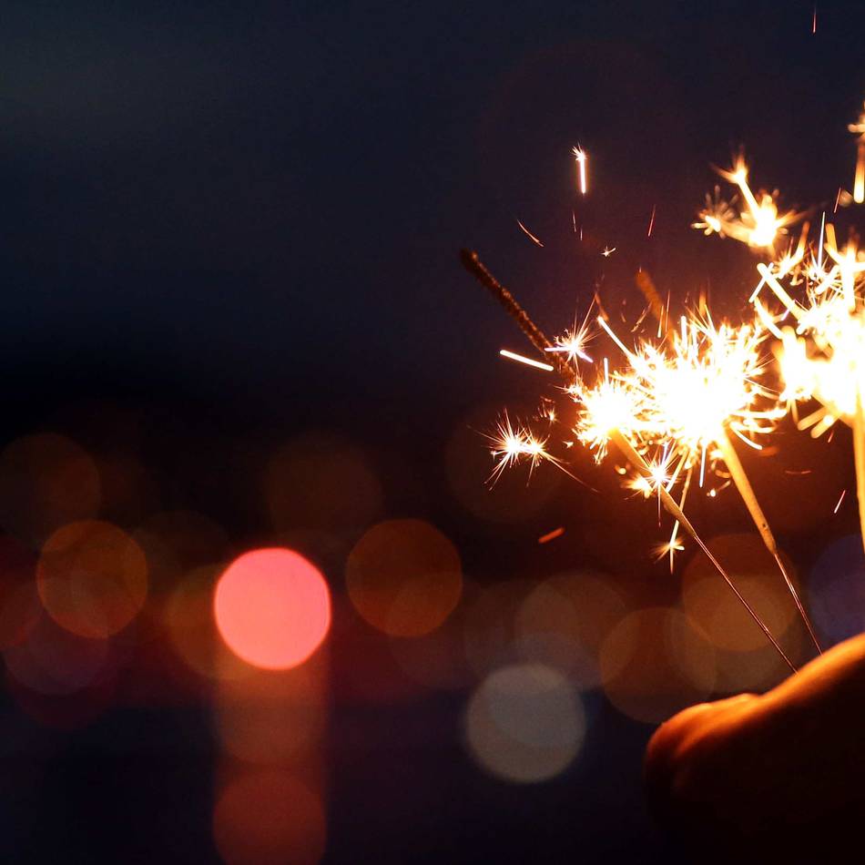 Leverkusener veranstalten „Kölner Lichter“: „Die magische Schule des Feuerwerks“ leuchtet überm Dom