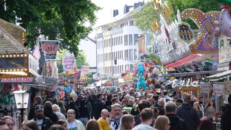 Rechenbeispiel für eine Familie in Mönchengladbach: Das kostet der Besuch auf der Rheydter Frühkirmes