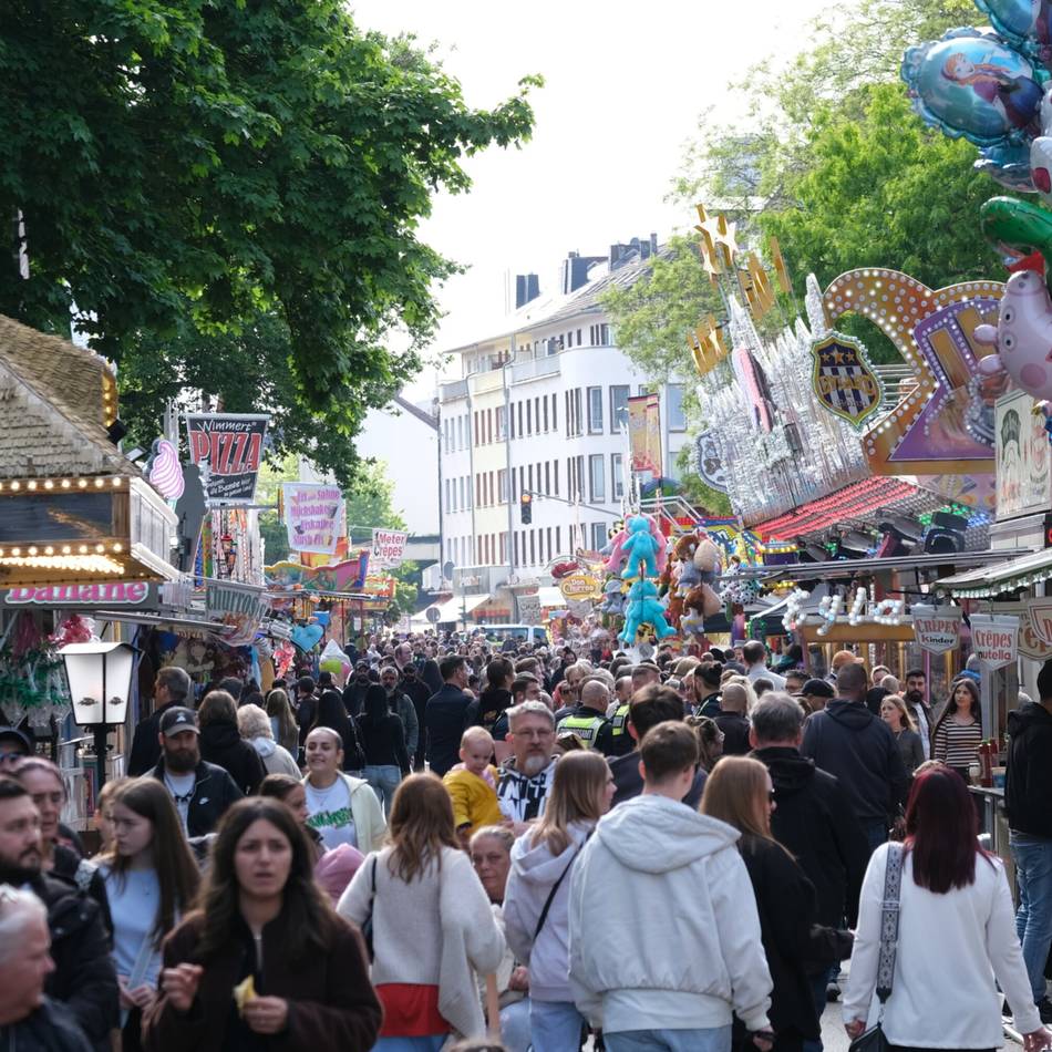 Rechenbeispiel für eine Familie in Mönchengladbach: Das kostet der Besuch auf der Rheydter Frühkirmes