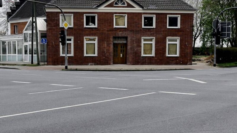 Steuergerät defekt: Störung an Grünthal-Ampel in Alpen sorgt für Stau
