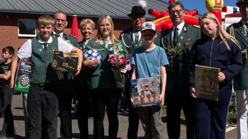 Kinderschützenfest der Bruderschaft: Merle Theyßen ist Kinderkönigin von Birten