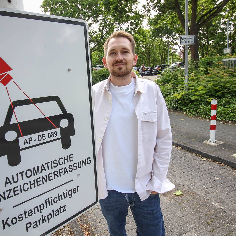 Ärger am Krankenhaus Grevenbroich: Ein paar Minuten zu lang geparkt – und dann 45 Euro Strafe?