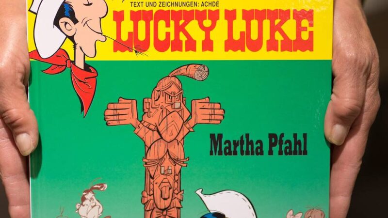 Mutter-Tochter-Duo liest aus Roman: Gratis Comics zu verschenken – Das sind die Stadtbibliothek Highlights im Mai