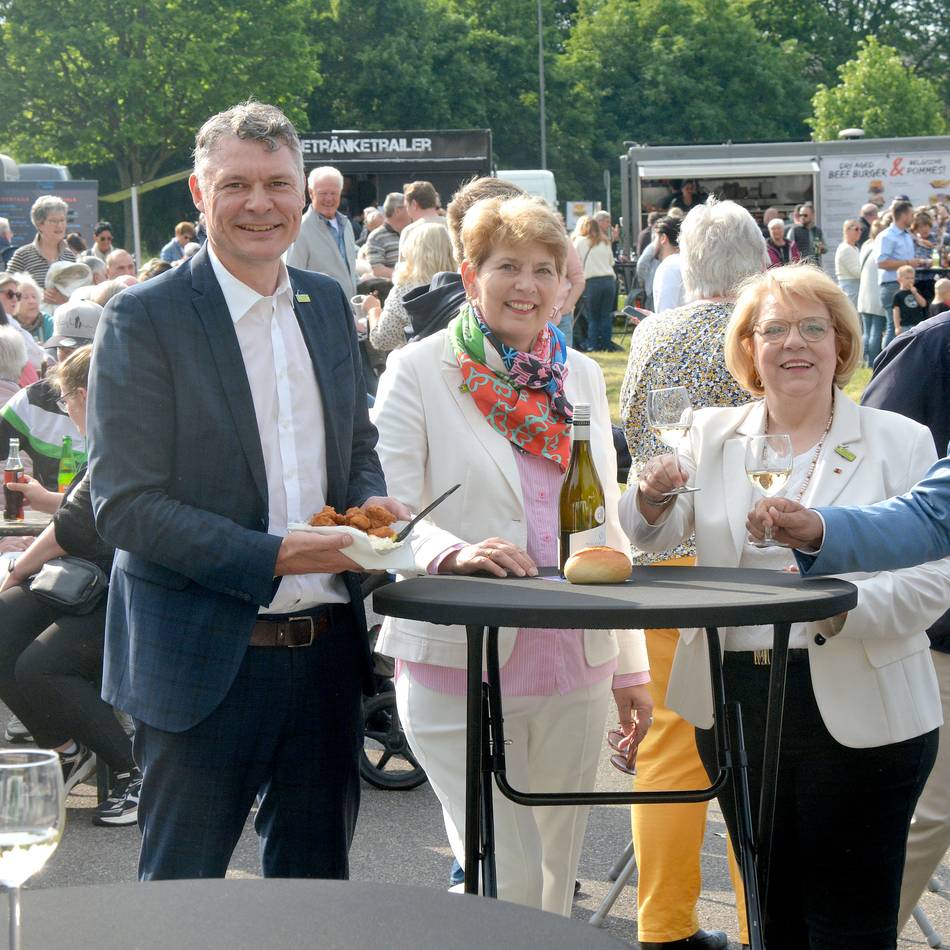 Feierabendmarkt auf dem Kirmesplatz: Heimatverein feiert Jubiläum mit ganz Reuschenberg