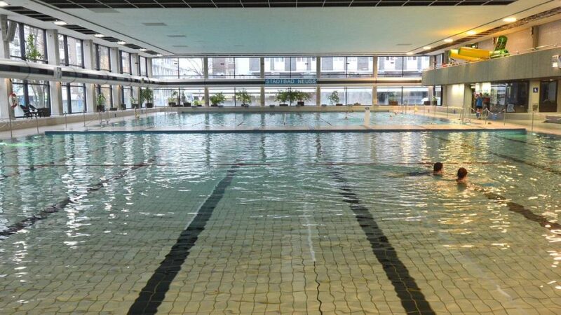 Drama um Neusser Stadtbad: Warten auf den Finanzminister in weißer Ritterrüstung
