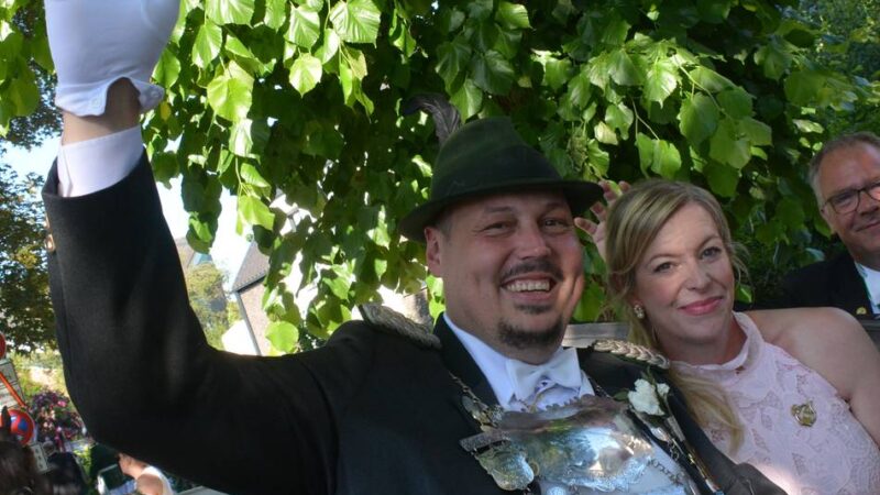 Schützenfest in Neuss: Michael Kolenda ist neuer König auf der Furth