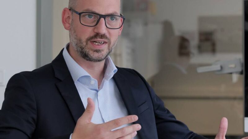 Neuer Dezernent für Düsseldorf: Dieser Mann soll Düsseldorfs Brücken und Fahrradwege bauen