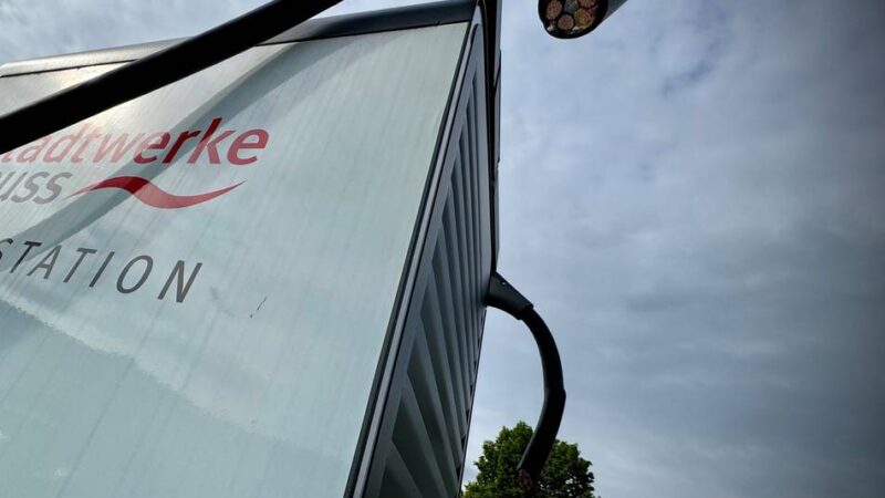 Kabeldiebe schlagen auf Neusser Parkplätzen zu: „Es ist sehr ärgerlich“