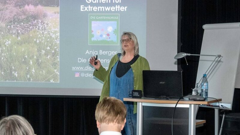 Baumschulmeisterin referiert in Kaarst: „Entweder es regnet gar nicht oder es kommt ein Starkregen“