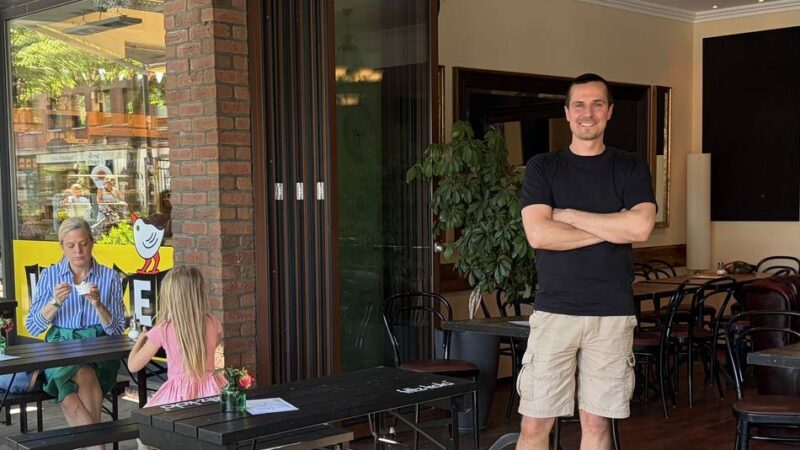 Neues Café in Meerbusch: „Ein kleiner Carlsplatz für Büderich“ entsteht an der Dorfstraße