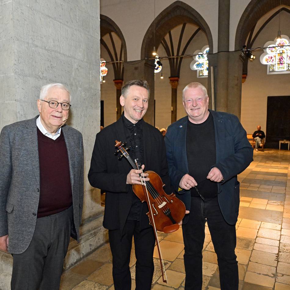 Lyrischer Abend in Mönchengladbach: Paul Celans Worte erfüllen die Münsterkirche