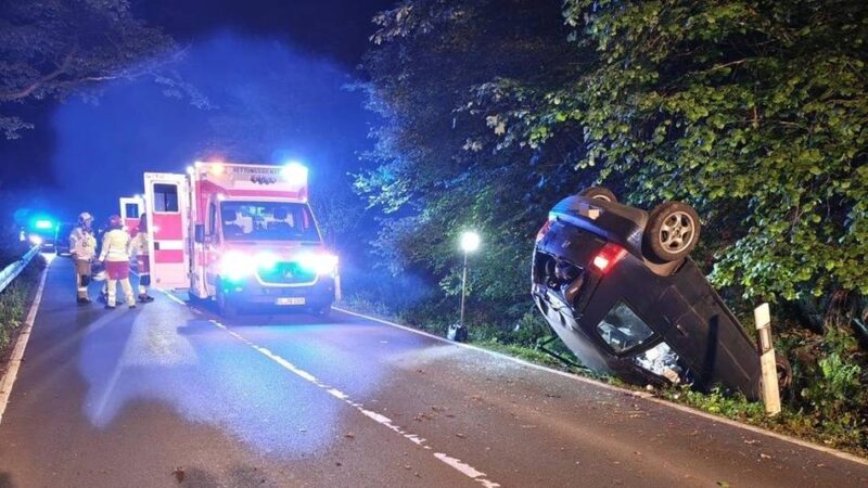 Ortschaft bei Wermelskirchen: Schwerer Unfall in Luchtenberg – eine Person flüchtig