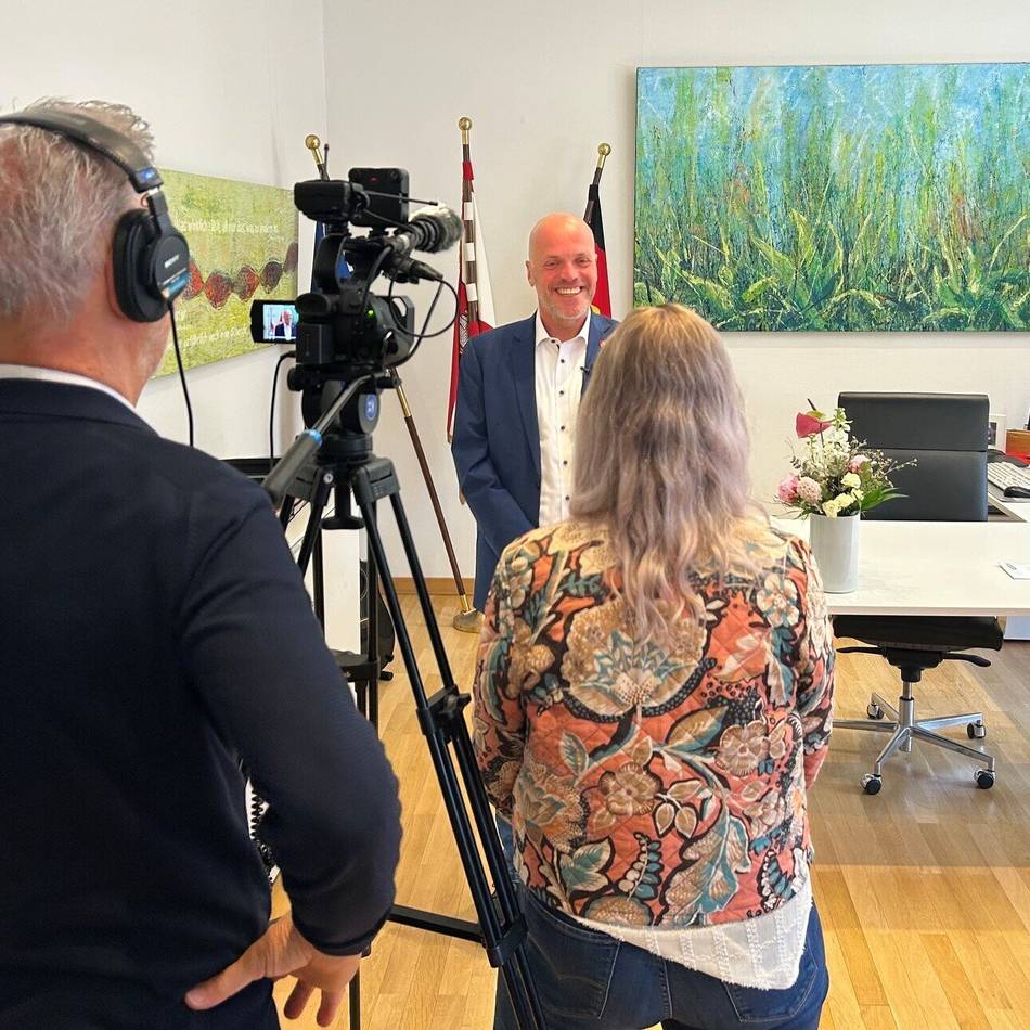Aufnahmen in Grevenbroich: Niederländisches Fernsehteam dreht in der Grevenbroicher City