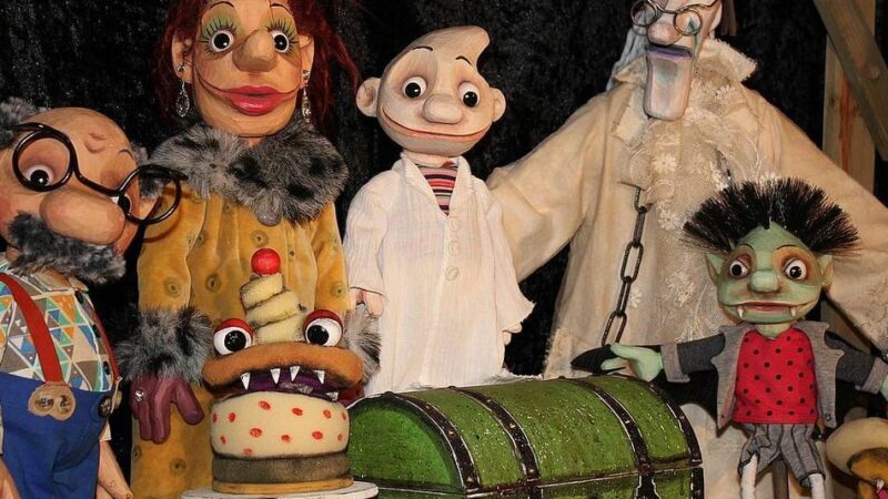 Kindertheater in Meerbusch: Ein Poltergeist sucht das beste Geschenk der Welt