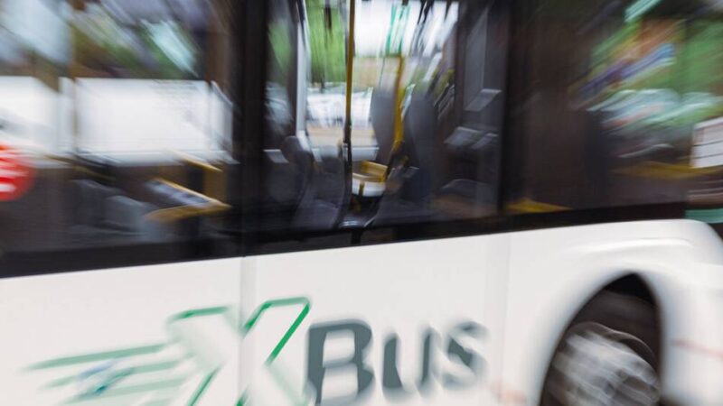 Buslinie im Kreis Kleve: Schloss Moyland verliert Anbindung an Schnellbuslinie X32