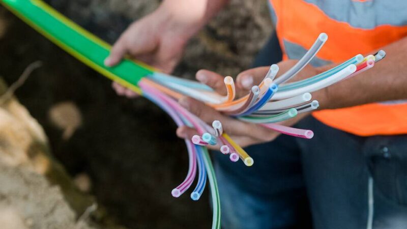 Moderne Kommunikation in Dormagen: Glasfaserausbau in Zons und Stürzelberg