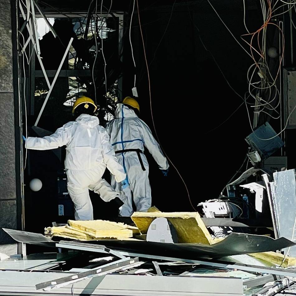 Commerzbank-Filiale in Wermelskirchen: Geldautomat gesprengt – Täter flüchten auf Roller