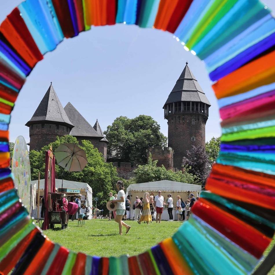 Flachsmarkt 2026 in Krefeld: Drachen, Ritter und altes Handwerk auf Burg Linn