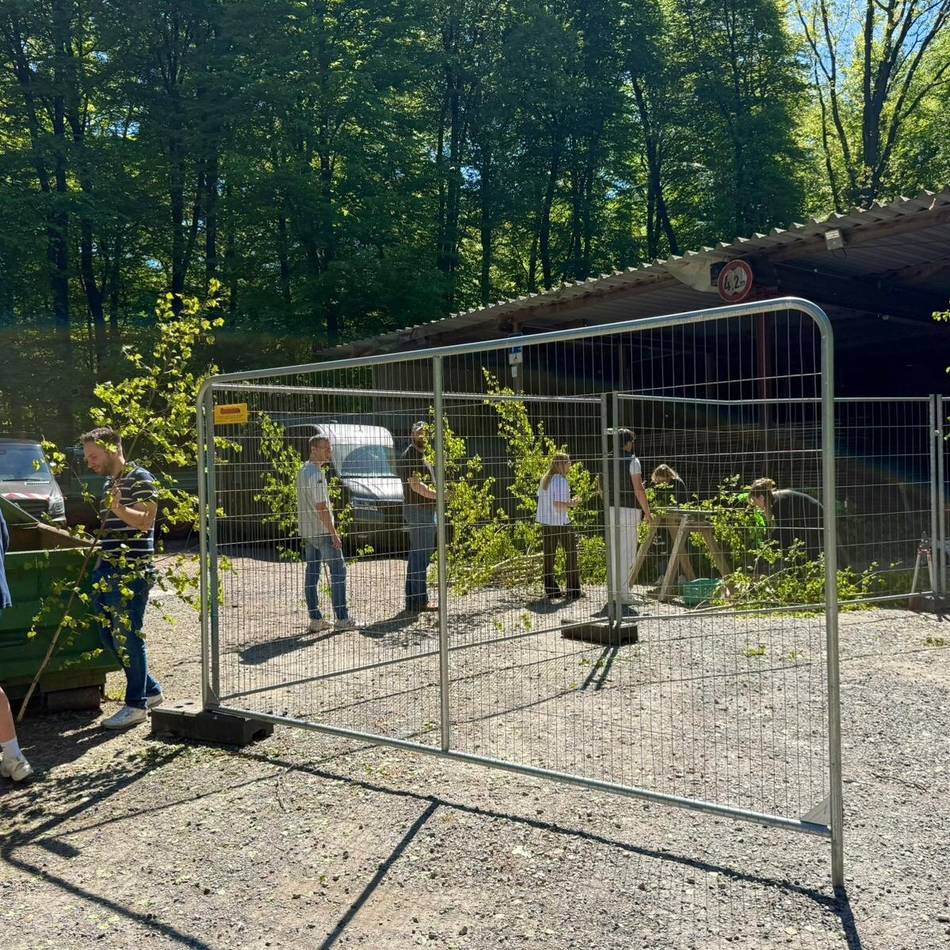Hardter Wald in Mönchengladbach: Maibäume, Mut und heimliche Gesten