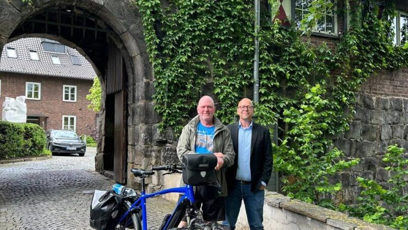 „Oli radelt“ in Dinslaken: Vom Krebspatienten zum Spendenradler mit Landesorden