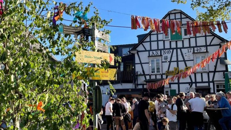 Der VVV mischt diesmal selbst mit: Und wieder tanzt Dhünn bei Sonnenschein in den Mai