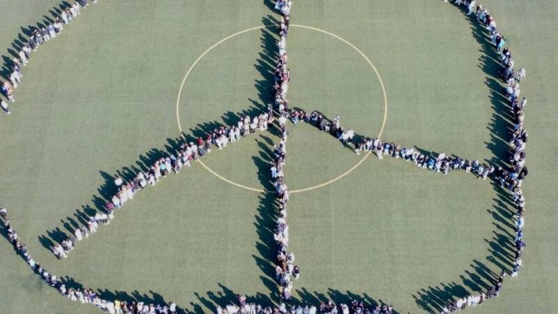 Friedensaktion an der Sekundarschule: „Die Kriege auf der Welt betreffen unsere Schule massiv“