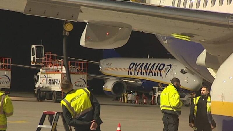 Tarifverhandlungen gescheitert : Verdi droht mit Streik am Airport Weeze – Folgen für den Flugverkehr wären „erheblich“