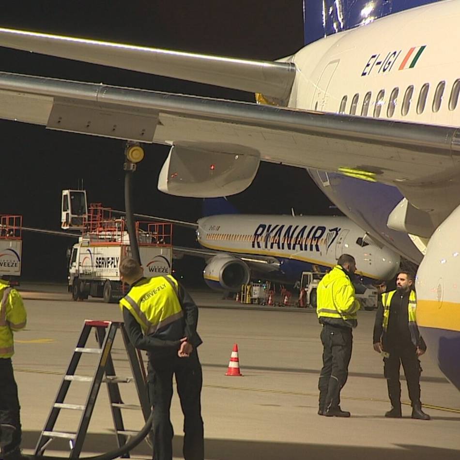 Tarifverhandlungen gescheitert : Verdi droht mit Streik am Airport Weeze – Folgen für den Flugverkehr wären „erheblich“