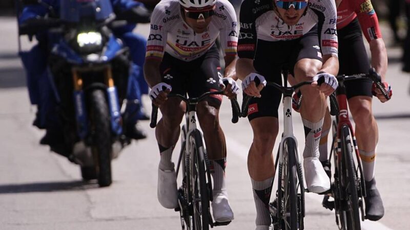 Radsport: Schreckmoment für Vingegaard – Narvaez holt Giro-Etappe