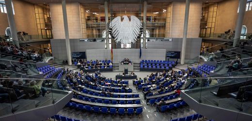 Rente: Vier Jahre Bundestag entsprechen 28 Jahren von Durchschnittsverdienern