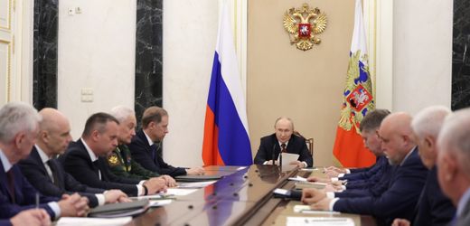 Russland: Wladimir Putin räumt Treibstoffmangel nach ukrainischen Angriffen ein
