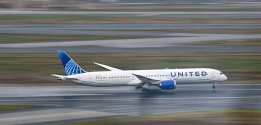 Mallorca: Bluetooth-Gerät mit dem Namen »BOMB« – Flieger muss umkehren