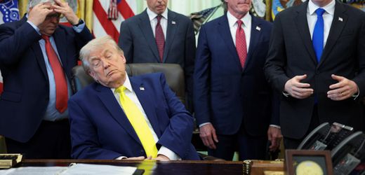 Donald Trump als »Dozy Don«: Jetzt spotten Demokraten über den schläfrigen Präsidenten