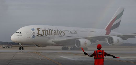Airbus: 16 Flugzeuge vom Typ A380 der Emirates und von Qantas müssen wegen Rissen am Boden bleiben