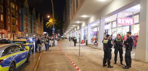Hamburg: Mann in Supermarkt niedergestochen
