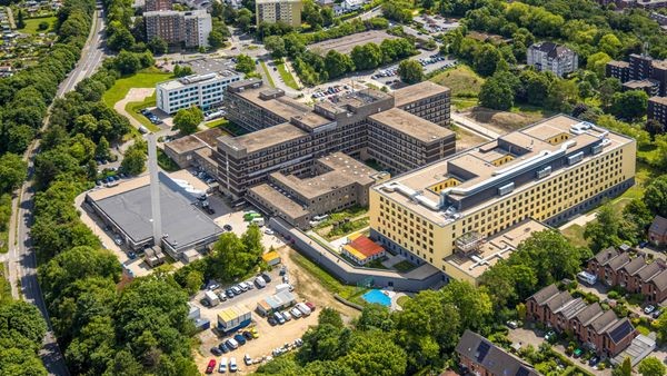 Reise in die Vergangenheit: 20 Jahre Velbert zwischen Abriss, Neubau und Wandel