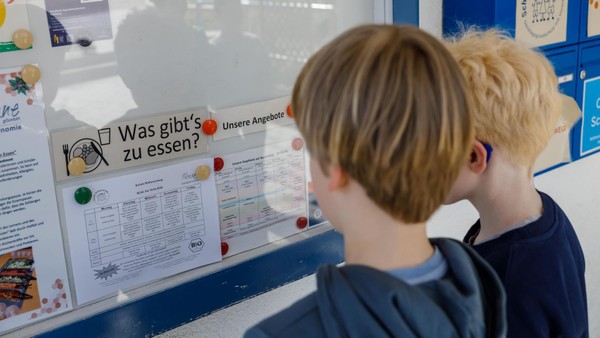 „Ein Unding“: Velberter Familie wartet seit fünf Monaten auf Geld für Schulessen