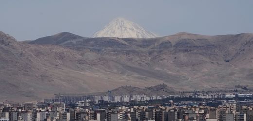 Israel: Luftwaffe greift Ziele in Iran an – Explosionen in Teheran