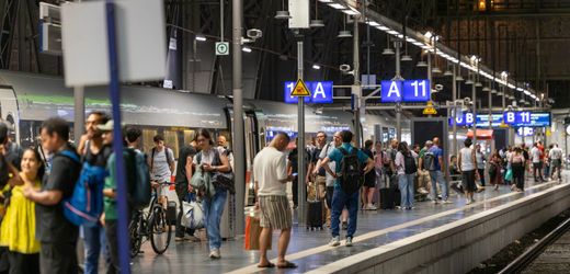 Deutsche Bahn: Massive Kritik am Krisenmanagement nach bundesweitem Zugausfall
