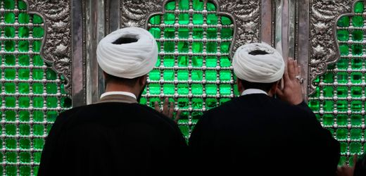 Iran-Krieg: Klerus drängt auf Abbruch der Gespräche mit den USA