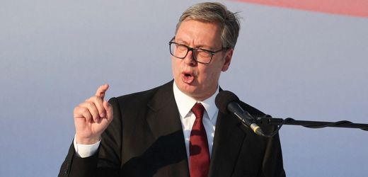 Serbien: Präsident Aleksandar Vučić kündigt taktischen Rücktritt an