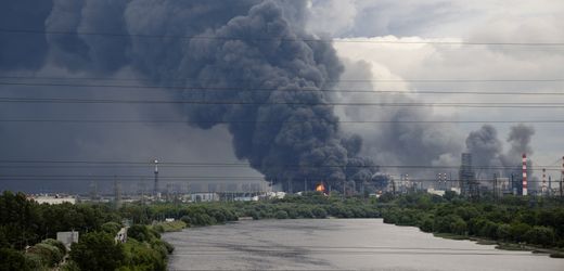 Russland: Ukrainische Drohnen treffen Raffinerie in Moskau