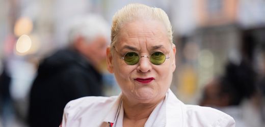 Hella von Sinnen: Komikerin bereut ihre unverschämte, arrogante Art im Suff