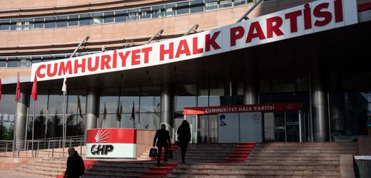 Türkei – CHP: Behörden nehmen Dutzende Oppositionsvertreter fest