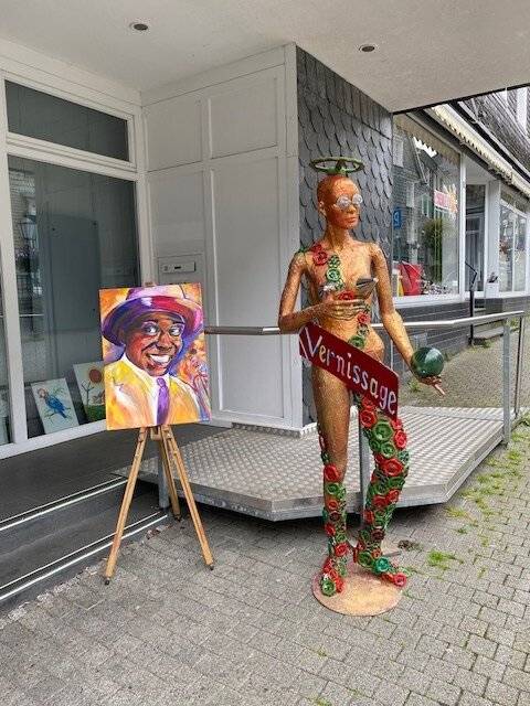 Neue Ausstellung im Senioren-Kunstcafé Hückeswagen: Gemälde und Skulpturen – farbenfroh zum Frühling