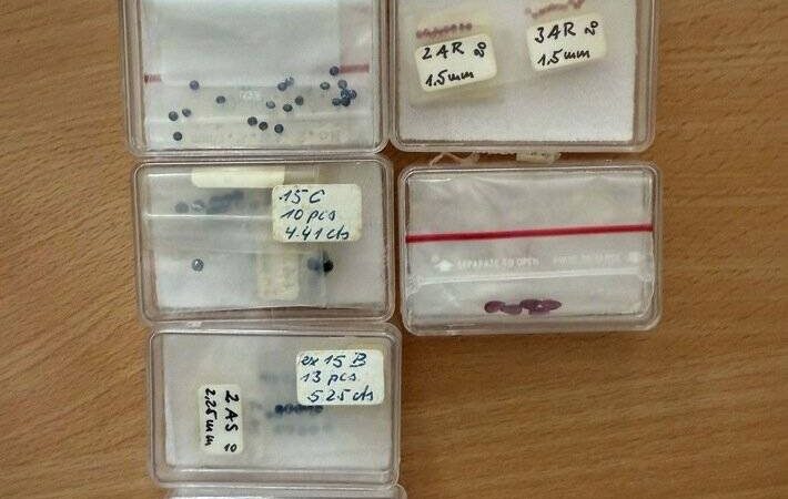 Nach Einbruch in Jüchen: Polizei sucht Besitzer verschiedener Döschen