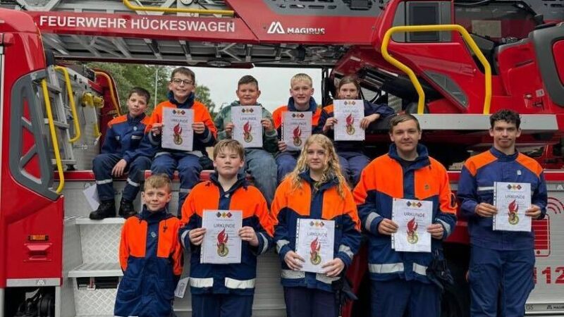 Hückeswagener Feuerwehrnachwuchs: Prüfungen zur Jugendflamme und zur Leistungsspange abgelegt