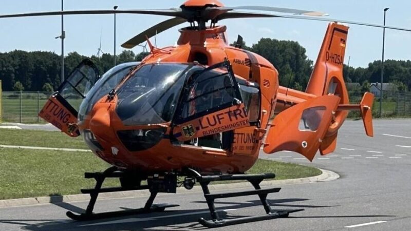 An Kreisverkehr in Breyell: E-Roller-Fahrerin bei Unfall schwer verletzt